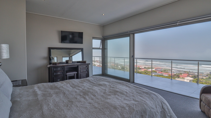 3 Bedroom Property for Sale in Pienaarstrand Western Cape